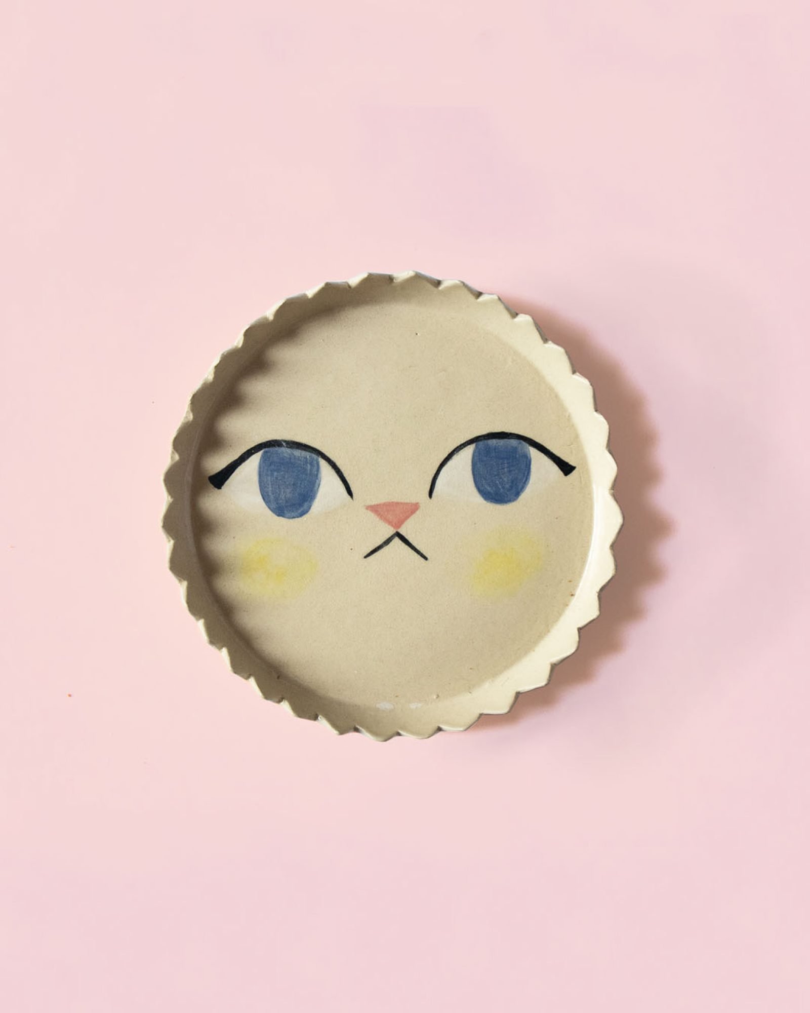KITTY LOOK PLATO MOCK UP